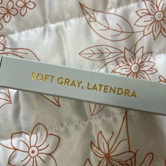 Red Aspen Nail Dashes Soft Gray, Latendra NWT (K27) - Picture 4 of 6